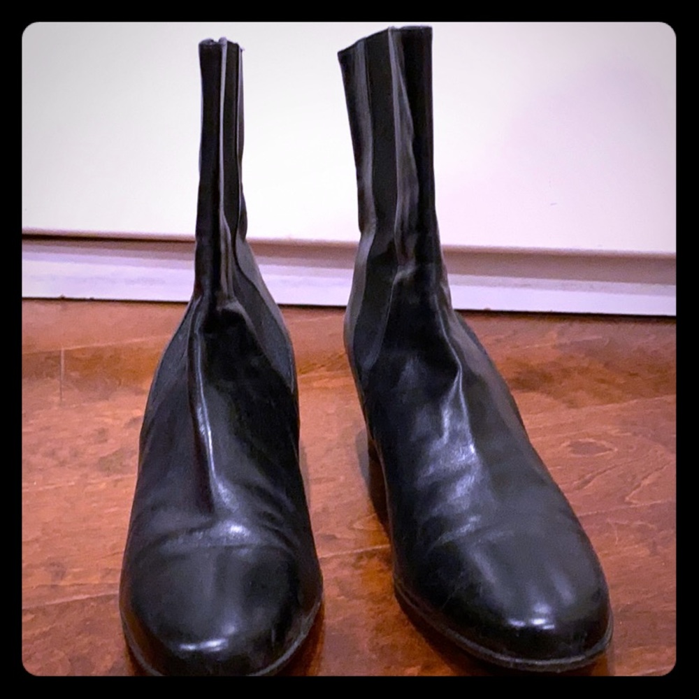 Women’s Cole Haan Black low boots size 10